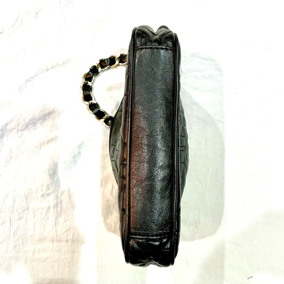 NEW YORK & CO initialed quilted black chain strap shoulder bag size 8x5 preowned - Picture 10 of 14